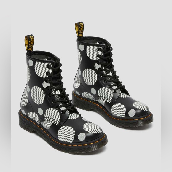 NIB Women’s Size 7 Dr. Martens 1460 Polka Dot Smooth Leather 8-Eye Lace Up Boots - Picture 1 of 15